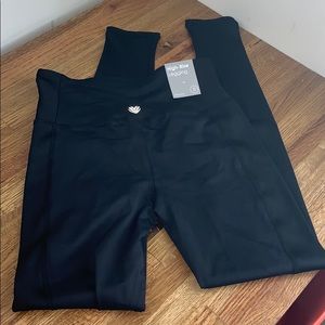 BRAND NEW- f21 high rise leggings